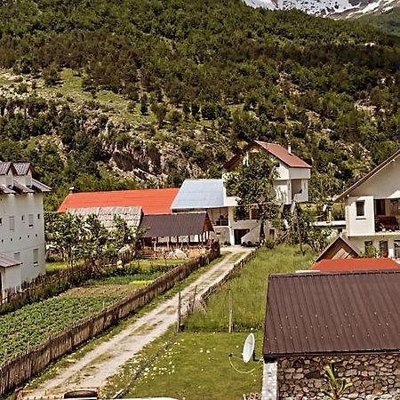 Guesthouse Skender Selimaj Valbone Eksteriør billede