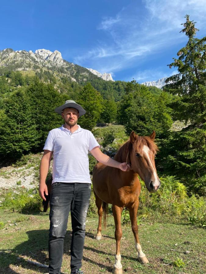 Guesthouse Skender Selimaj Valbone Eksteriør billede